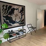 65qm Mit Balkon Und Carport In Apartmán