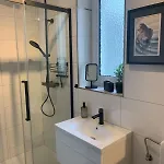 65qm Mit Balkon Und Carport In *