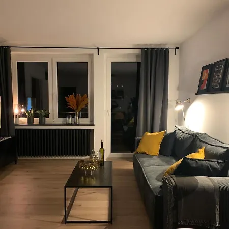 65qm Mit Balkon Und Carport In *