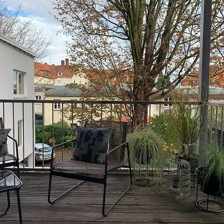 65qm Mit Balkon Und Carport In アパート ビーレフェルト