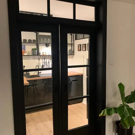 65qm Mit Balkon Und Carport In *