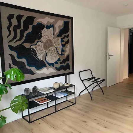 65qm Mit Balkon Und Carport In アパート