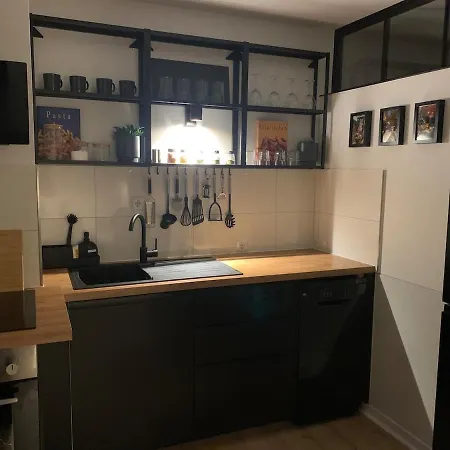 65qm Mit Balkon Und Carport In アパート ビーレフェルト