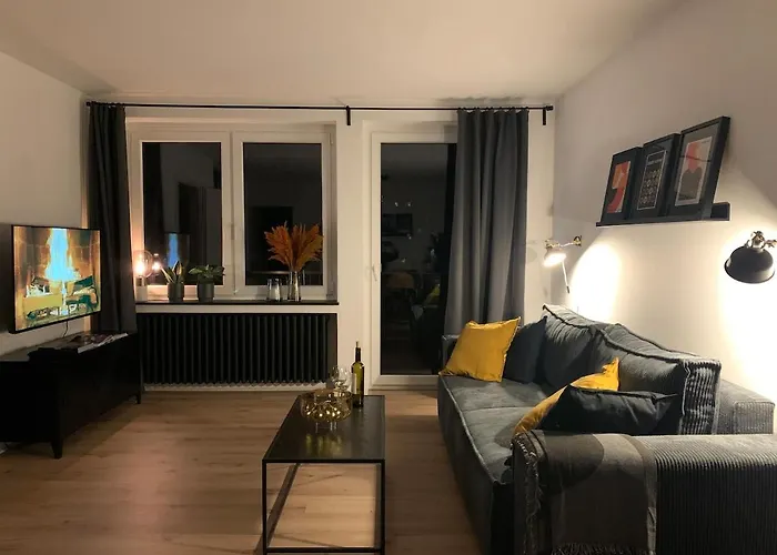 65qm Mit Balkon Und Carport In *