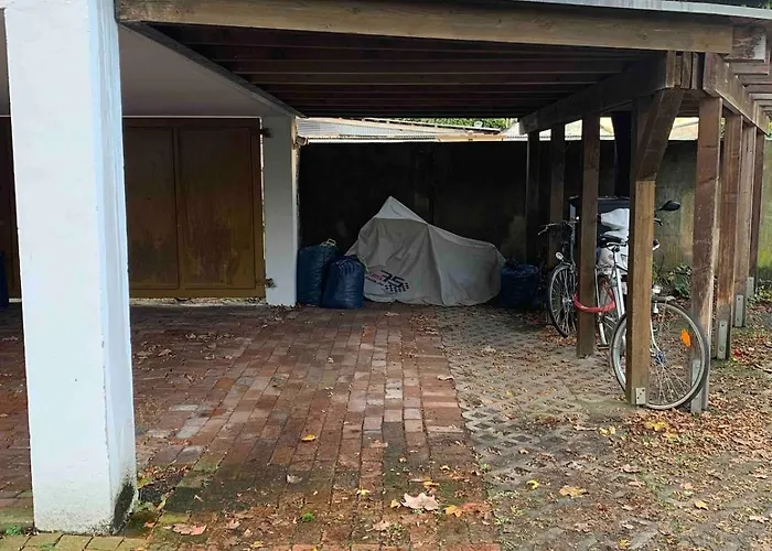 Appartement 65qm Mit Balkon Und Carport In *