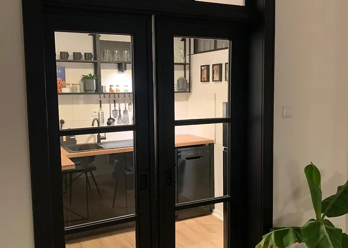 65qm Mit Balkon Und Carport In *